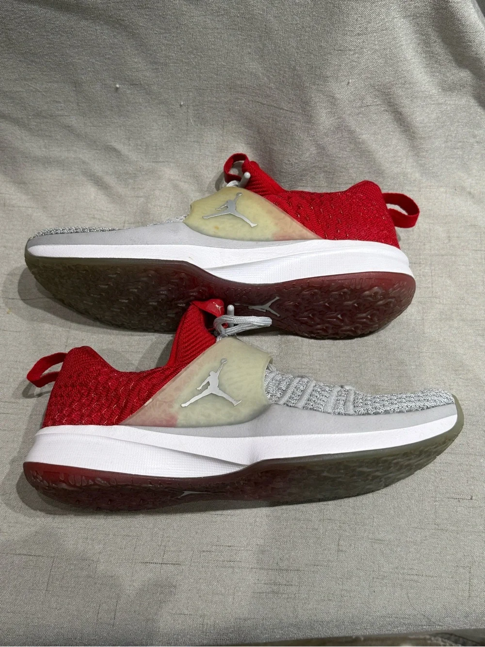 Jordan Trainer 2 Flyknit Men’s Low Top Lace Up Mesh Sneakers Gray/Red Size 8